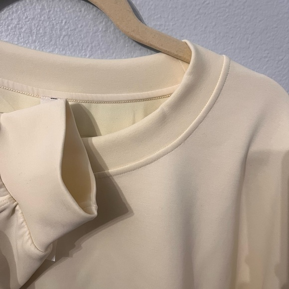 Lululemon Perfectly Oversized Cropped Crew Softstreme in Pale Yellow Size 10 NWT - Picture 4 of 6